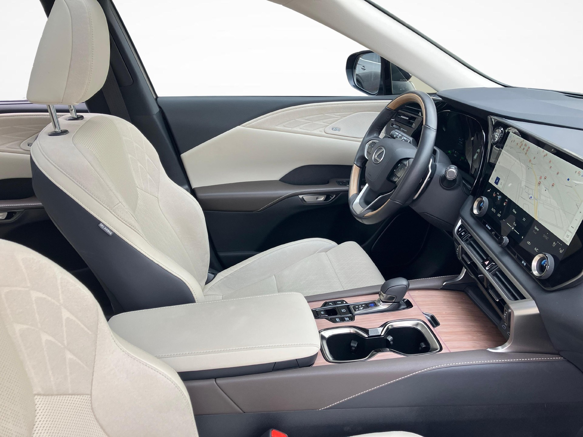 LEXUS RX 450h+ Excellence-image-9