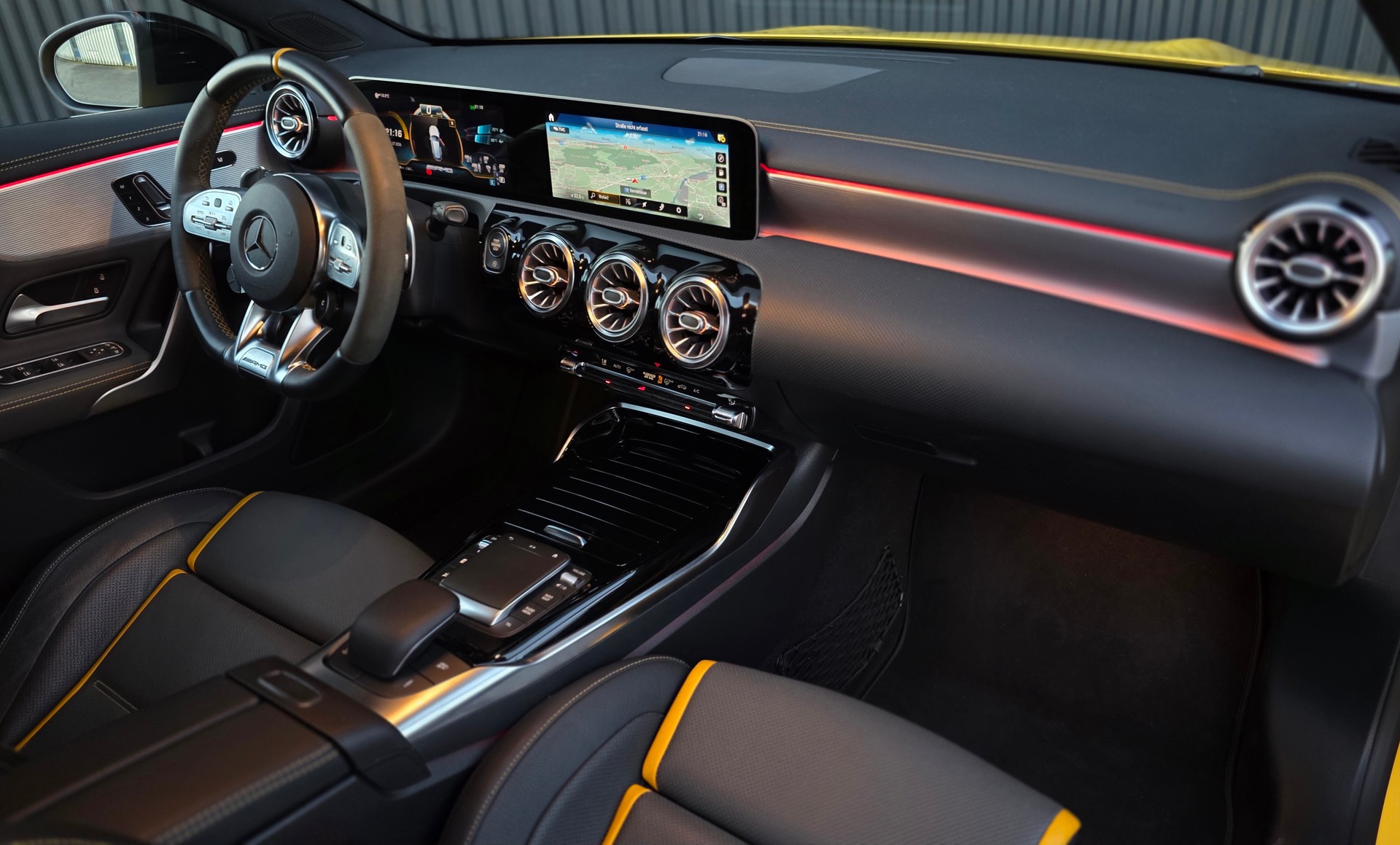 MERCEDES-BENZ A 45 S AMG 4matic+ Speedshift Edition 1-image-4