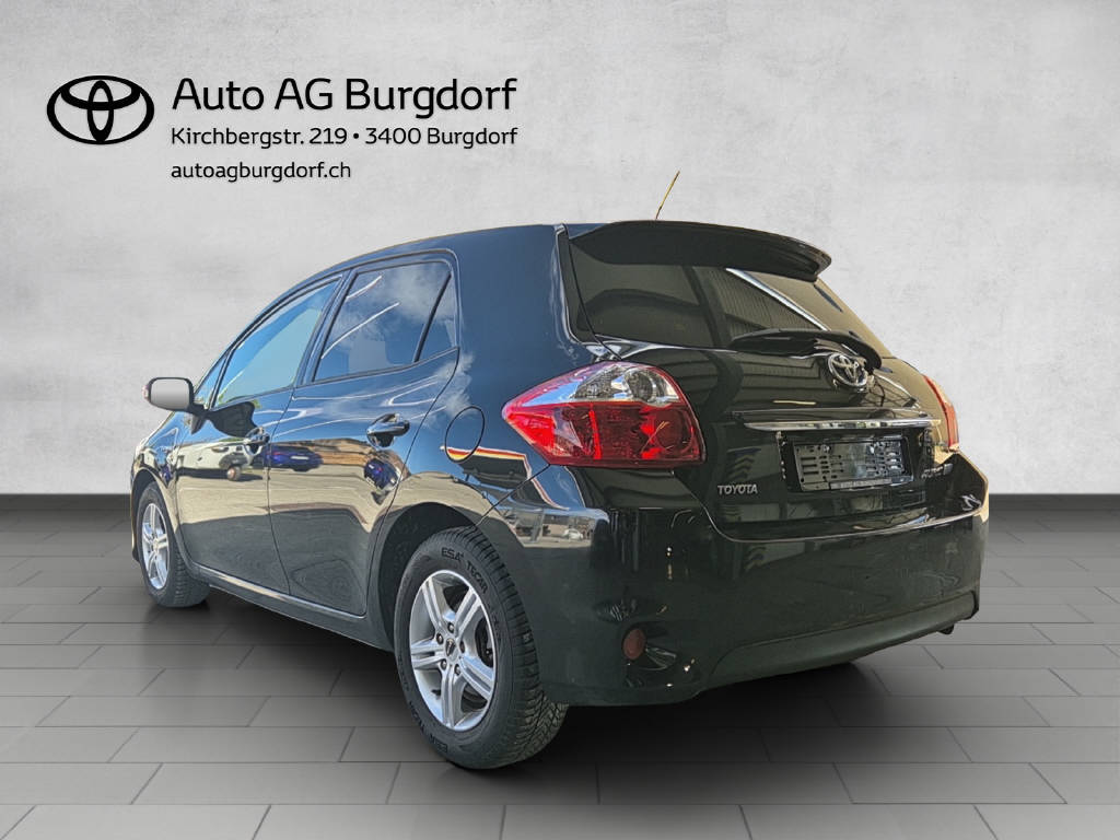 TOYOTA Auris 1.8 HSD Linea Sol-image-2