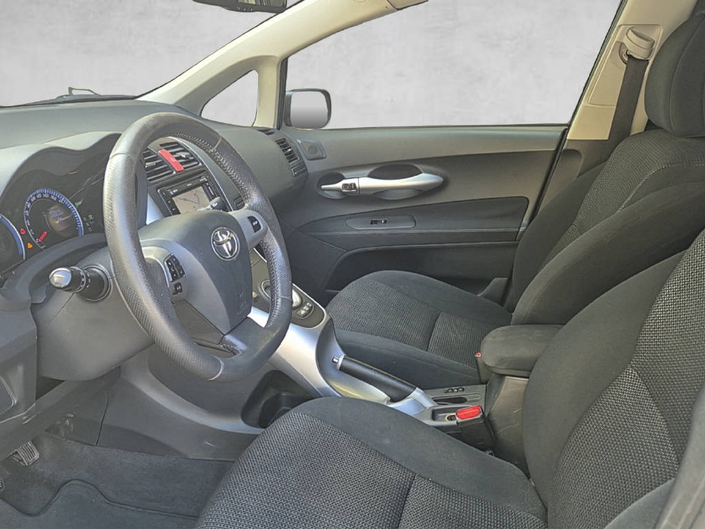 TOYOTA Auris 1.8 HSD Linea Sol-image-8