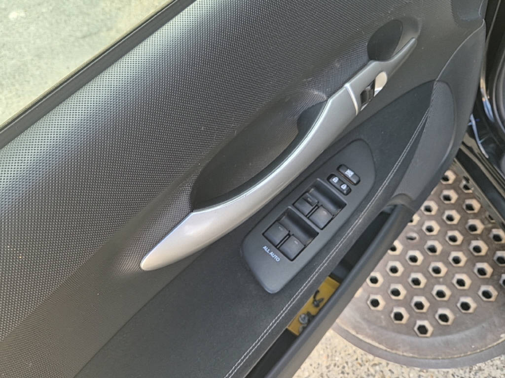TOYOTA Auris 1.8 HSD Linea Sol-image-9