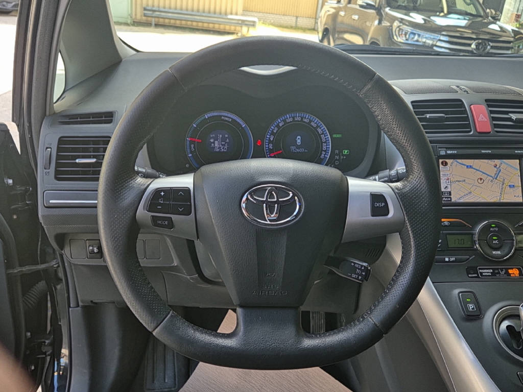 TOYOTA Auris 1.8 HSD Linea Sol-image-10