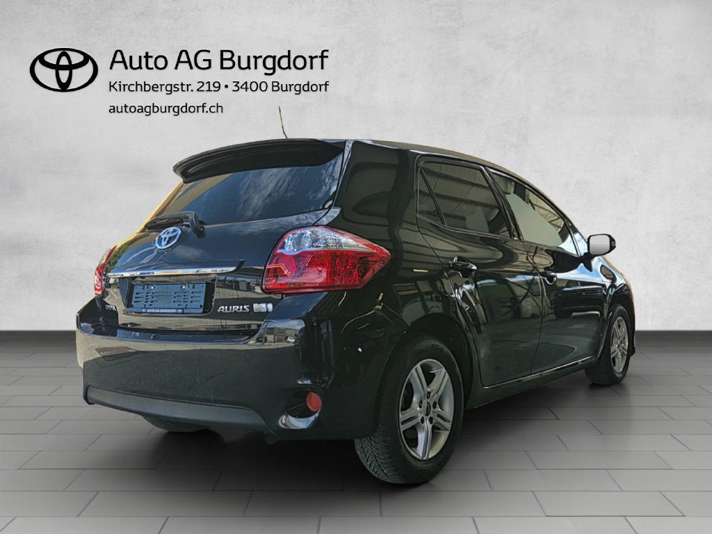 TOYOTA Auris 1.8 HSD Linea Sol-image-3