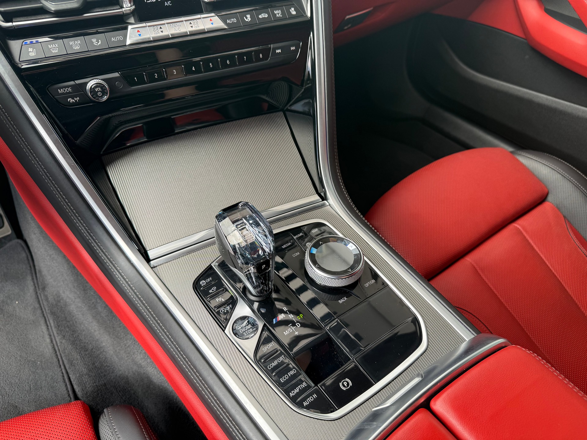 BMW M850i xDrive Steptronic-image-13