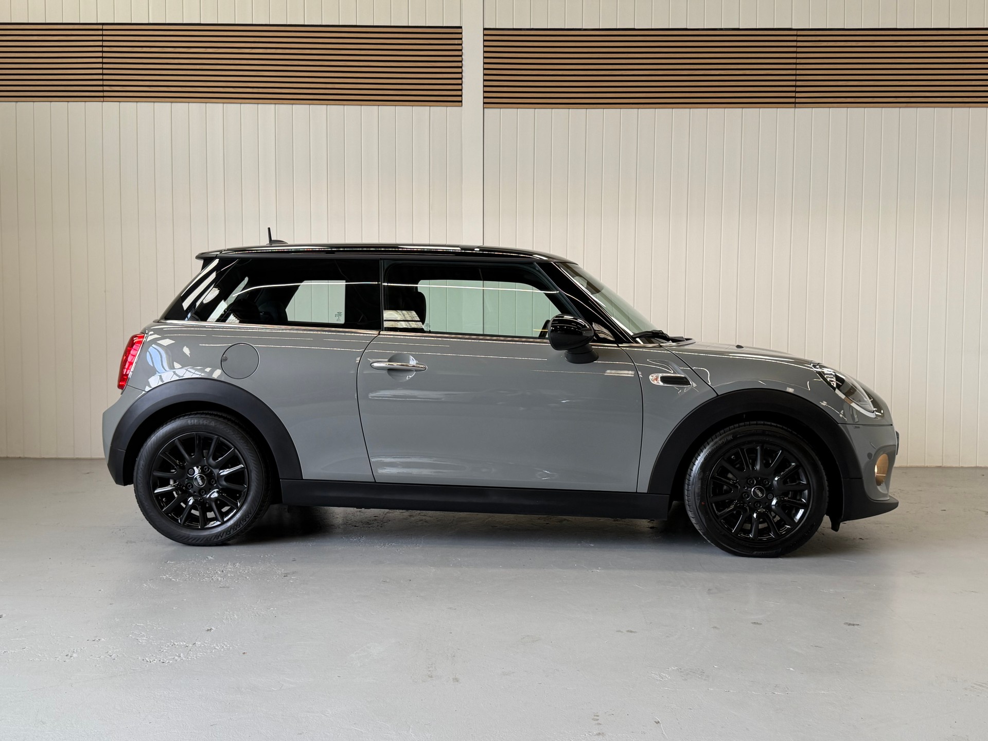 MINI Cooper Steptronic DKG-image-5