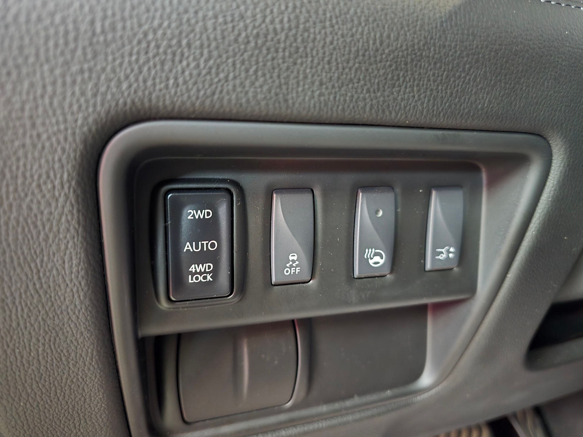 RENAULT Koleos 2.0 dCi Initiale Paris 4x4 Xtronic CVT-image-16