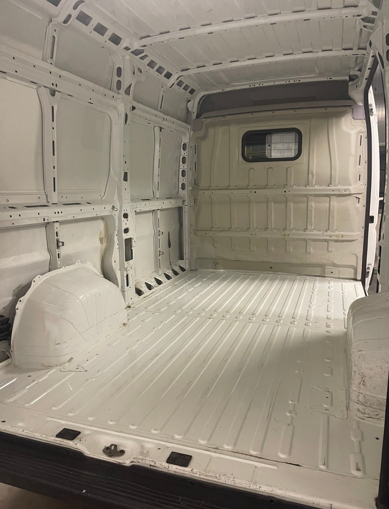 PEUGEOT Boxer L2H2 2.2 HDi 120 PS-image-5