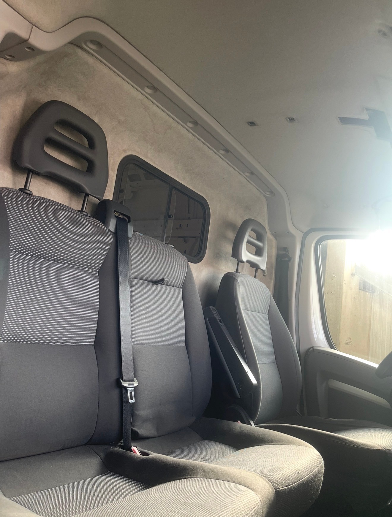 PEUGEOT Boxer L2H2 2.2 HDi 120 PS-image-4
