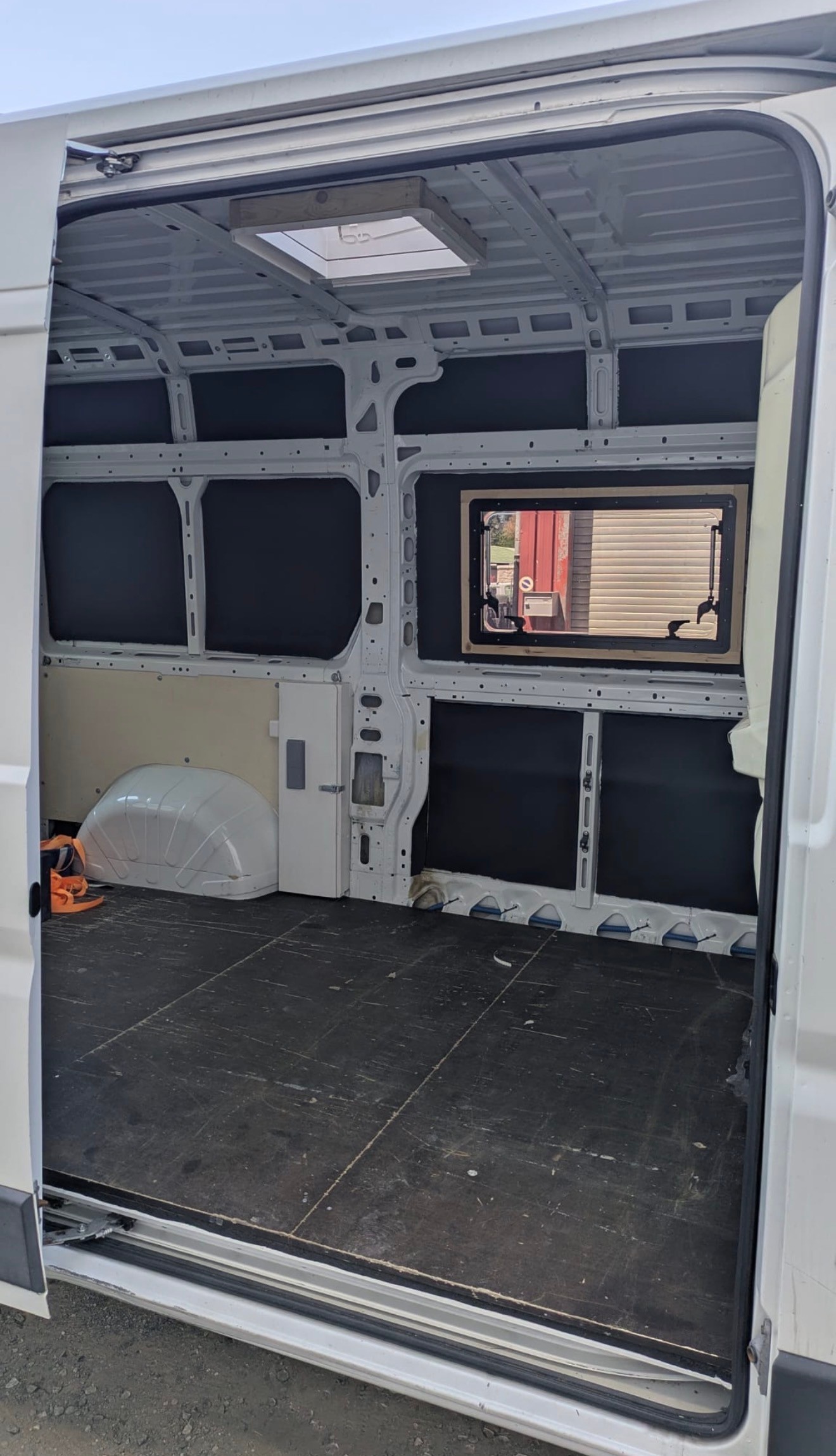 PEUGEOT Boxer L2H2 2.2 HDi 120 PS-image-3