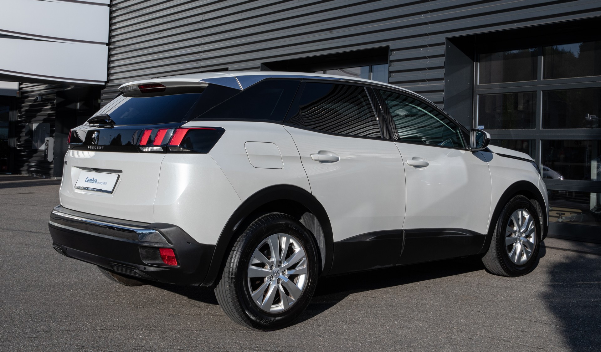 PEUGEOT 3008 1.6 BlueHDi Allure EAT-image-2