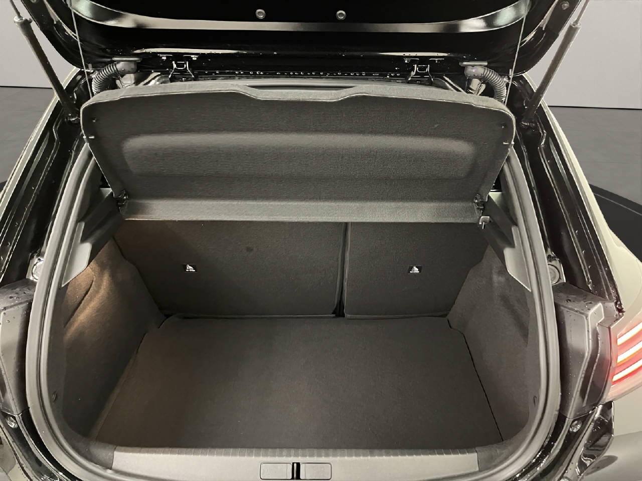PEUGEOT 208 1.2 Hybrid Style EW-image-12