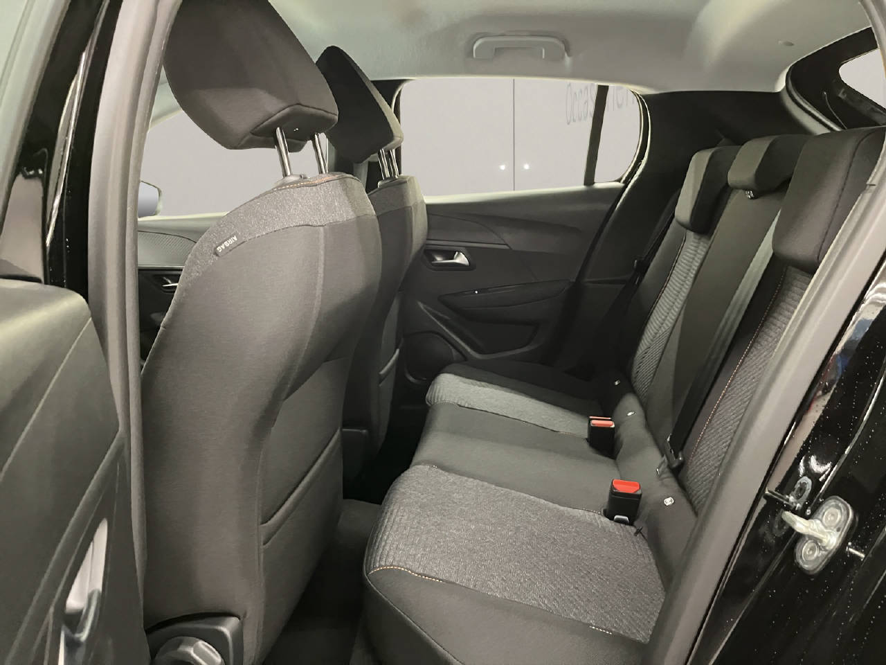 PEUGEOT 208 1.2 Hybrid Style EW-image-11
