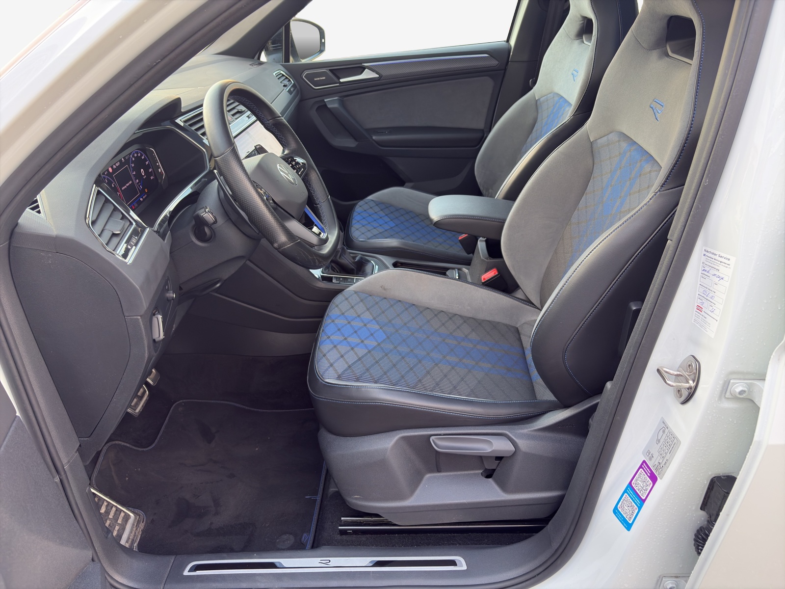 VW Tiguan 2.0TSI R 4Motion DSG-image-7