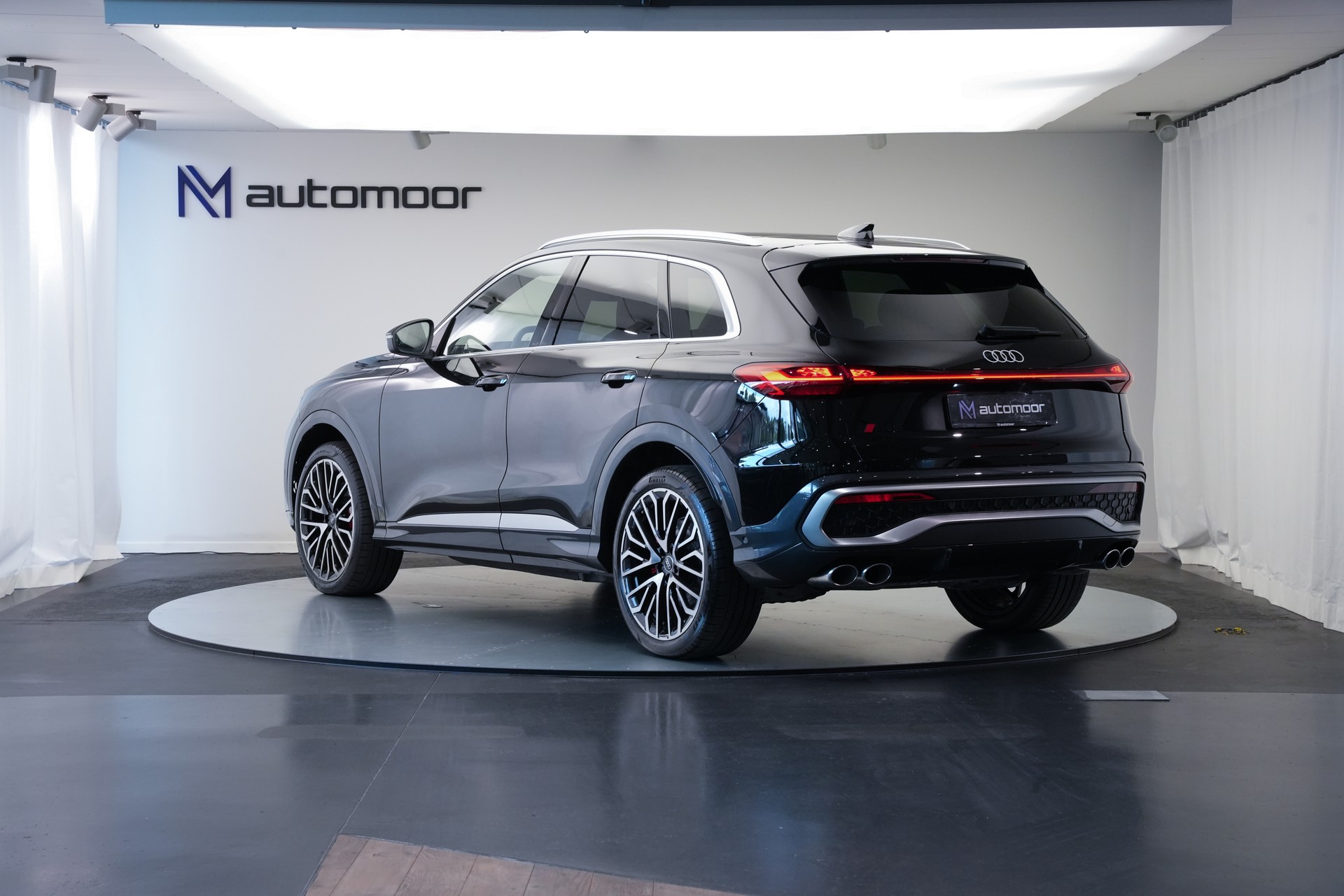 AUDI SQ5 TFSI quattro S-tronic *Luftfederung* *Panorama* *Leder* *HuD*-image-6