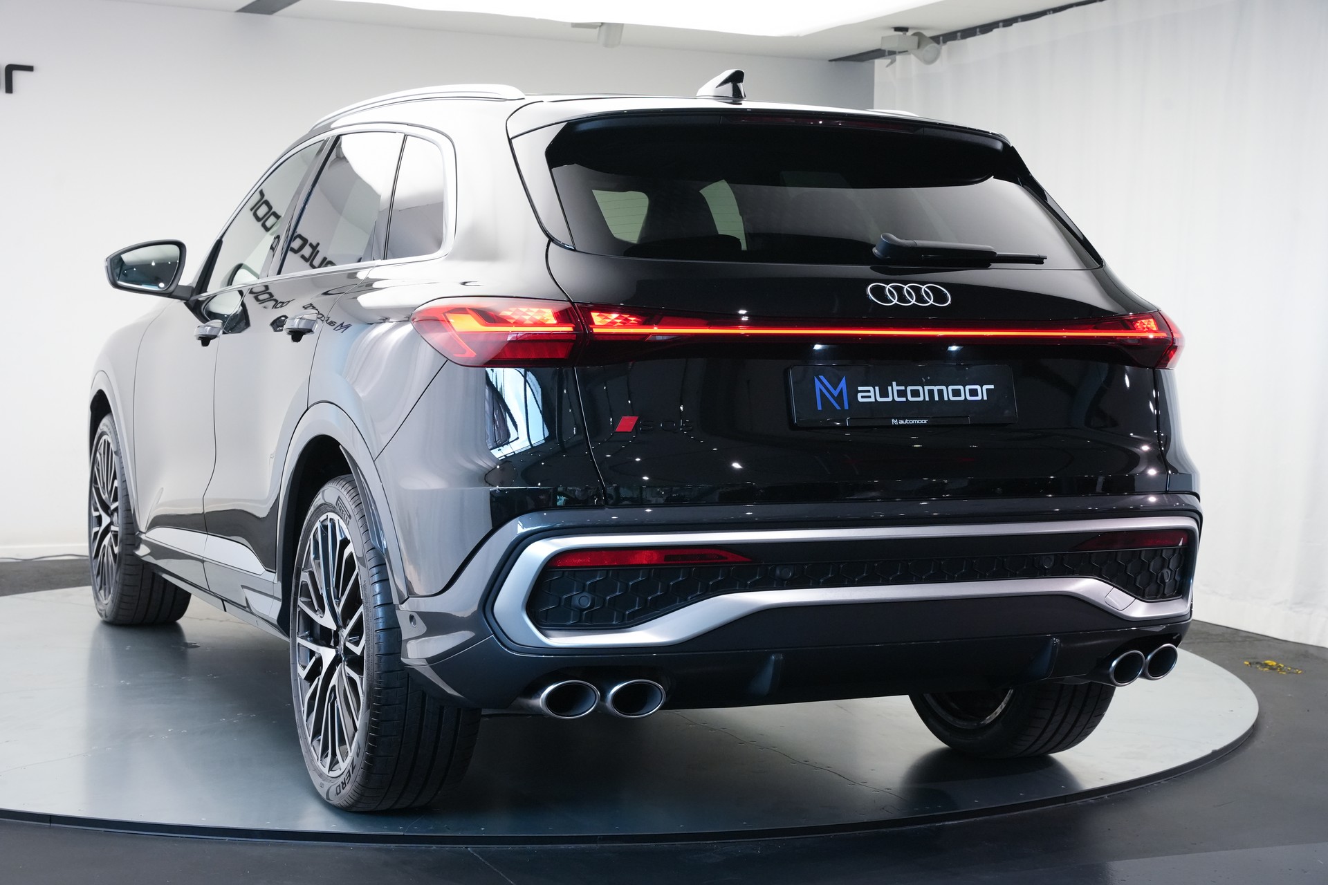 AUDI SQ5 TFSI quattro S-tronic *Luftfederung* *Panorama* *Leder* *HuD*-image-44