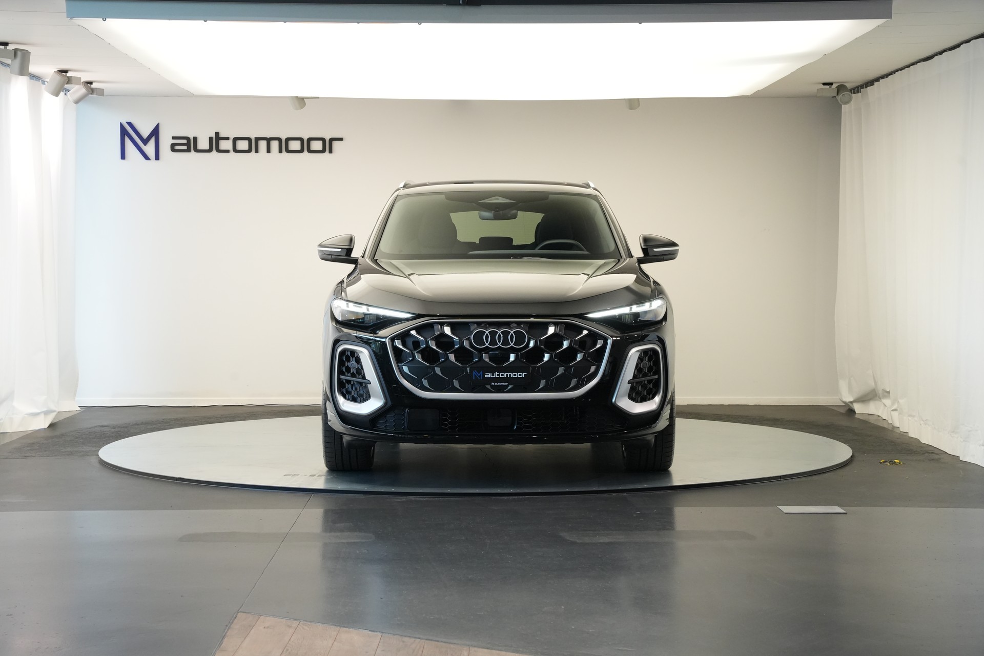 AUDI SQ5 TFSI quattro S-tronic *Luftfederung* *Panorama* *Leder* *HuD*-image-1