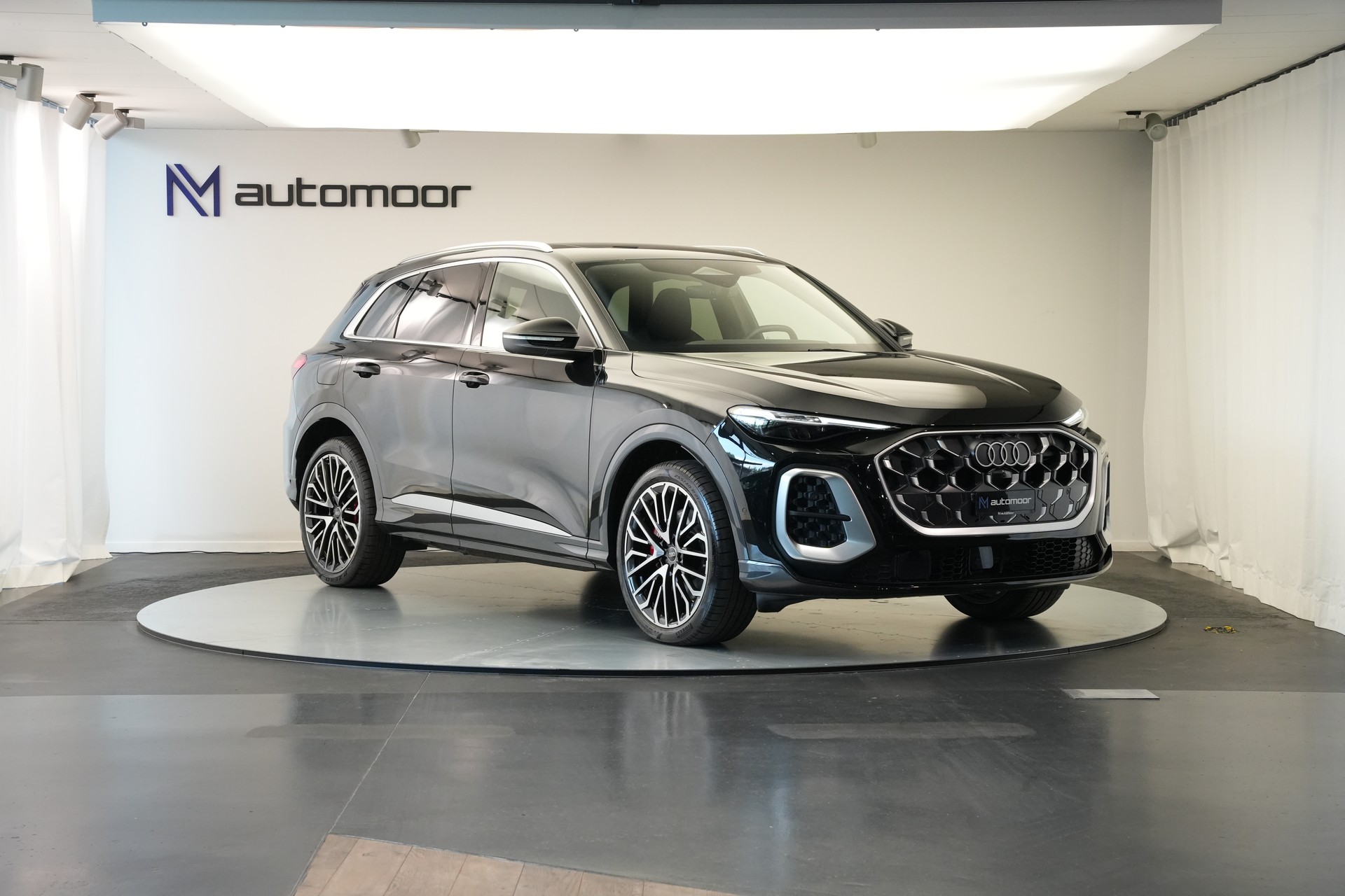 AUDI SQ5 TFSI quattro S-tronic *Luftfederung* *Panorama* *Leder* *HuD*-image-2