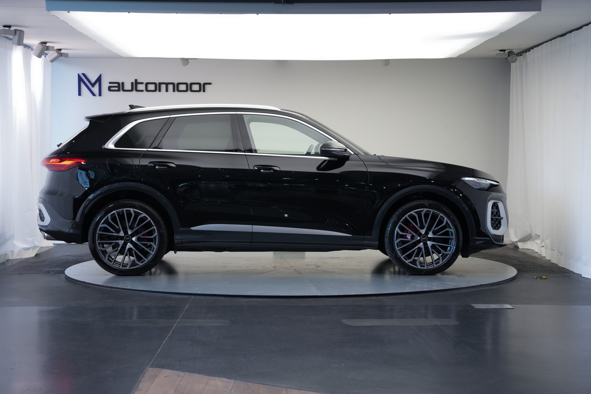AUDI SQ5 TFSI quattro S-tronic *Luftfederung* *Panorama* *Leder* *HuD*-showroom-element-3
