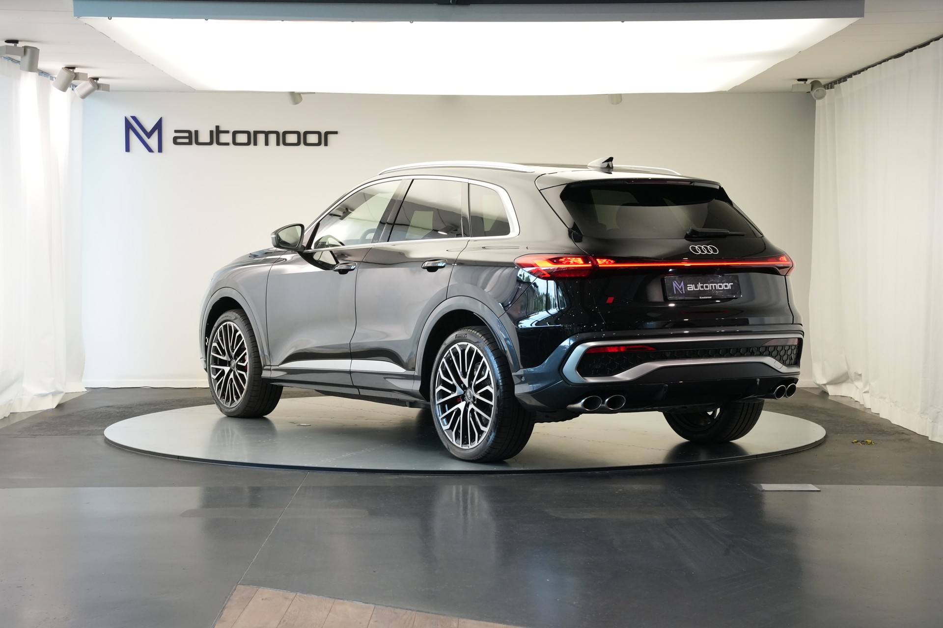 AUDI SQ5 TFSI quattro S-tronic *Luftfederung* *Panorama* *Leder* *HuD*-image-6