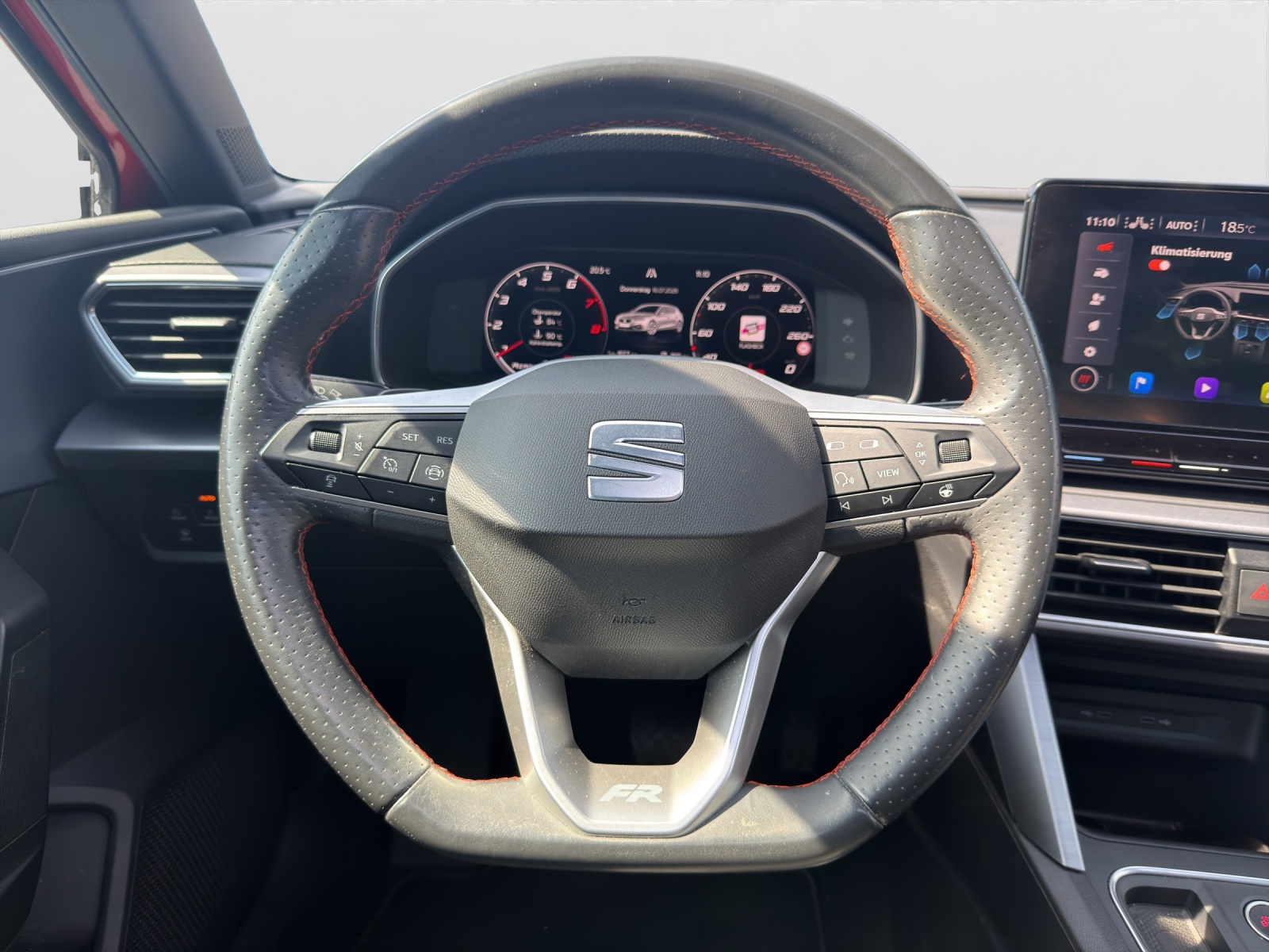 SEAT Leon 1.5 eTSI mHEV DSG FR-image-13