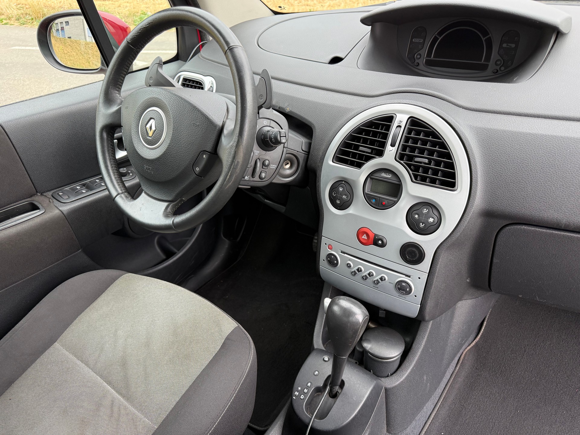 RENAULT Modus 1.6 16V Dynamique Automatic-image-4