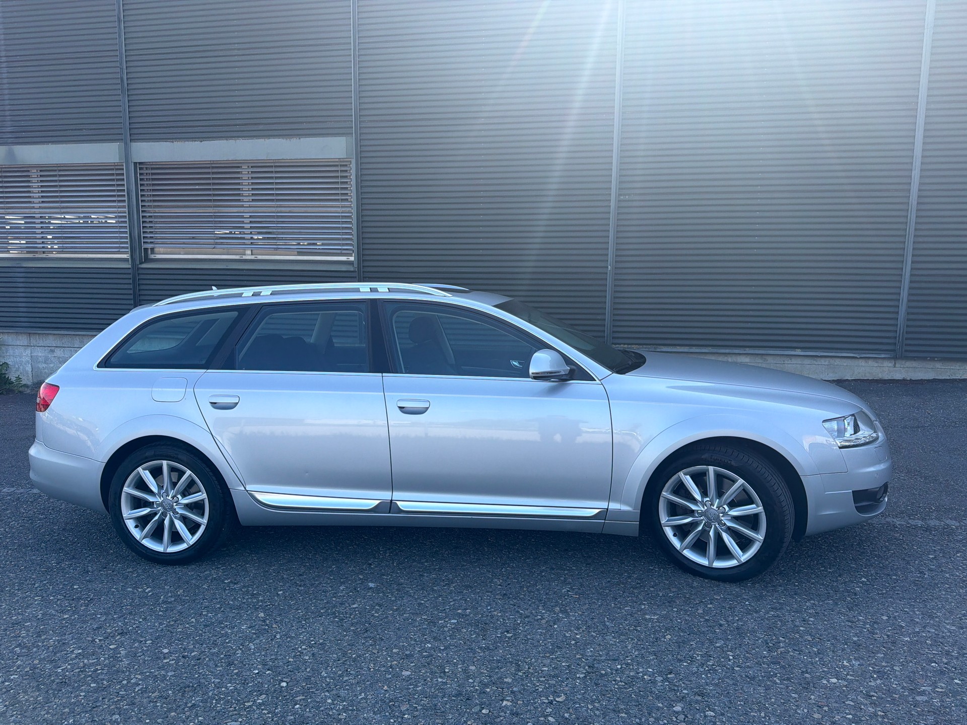 AUDI A6 allroad 3.0 TDI quattro tiptronic ** Voll-Leder ** Navigation ** Xenon ** PDC V&H- RF-Kamera ** B5b-image-11