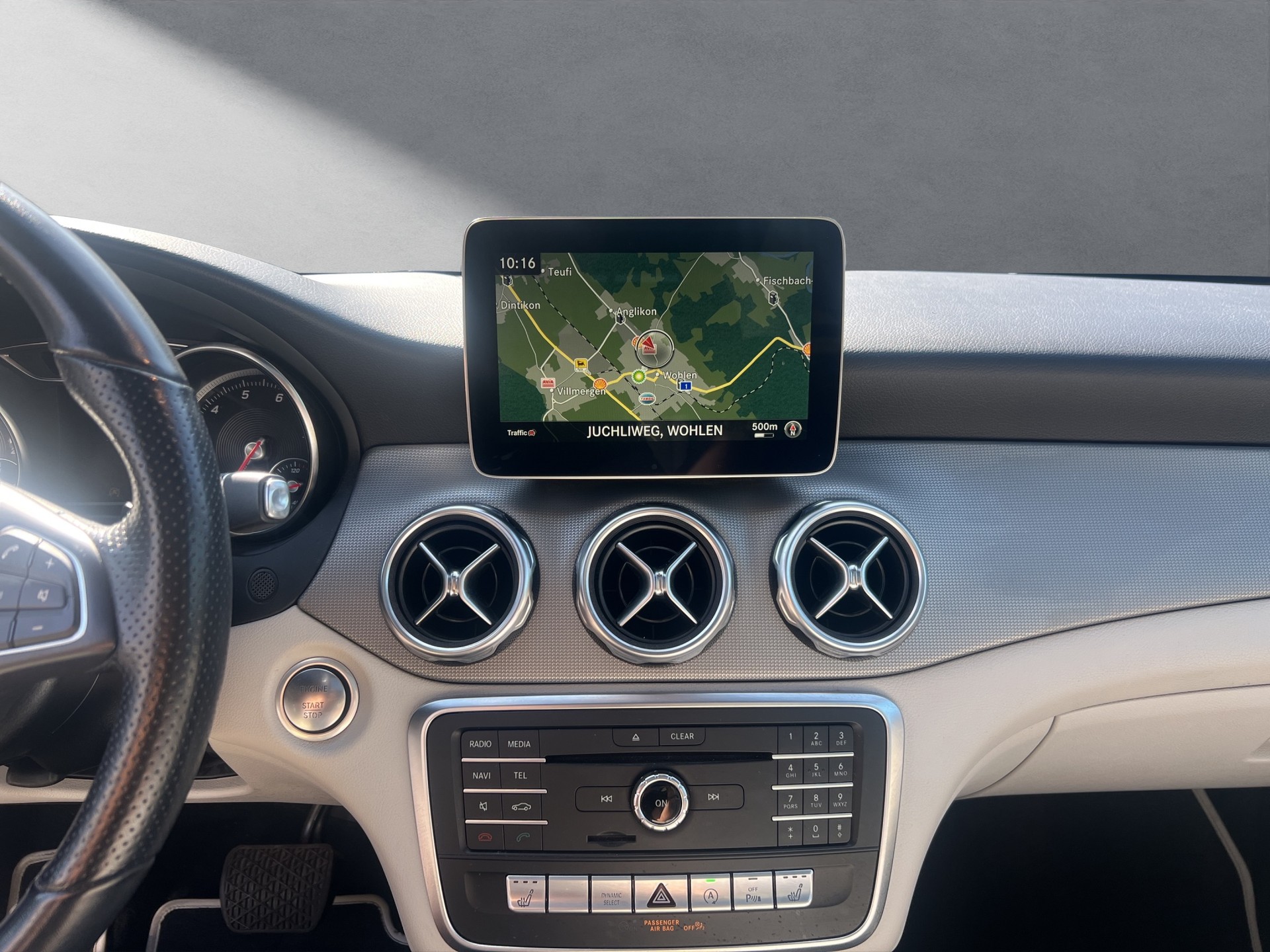 MERCEDES-BENZ GLA 200-image-6