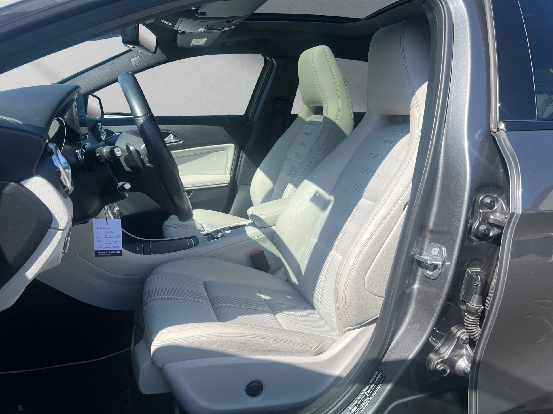 MERCEDES-BENZ GLA 200-image-8