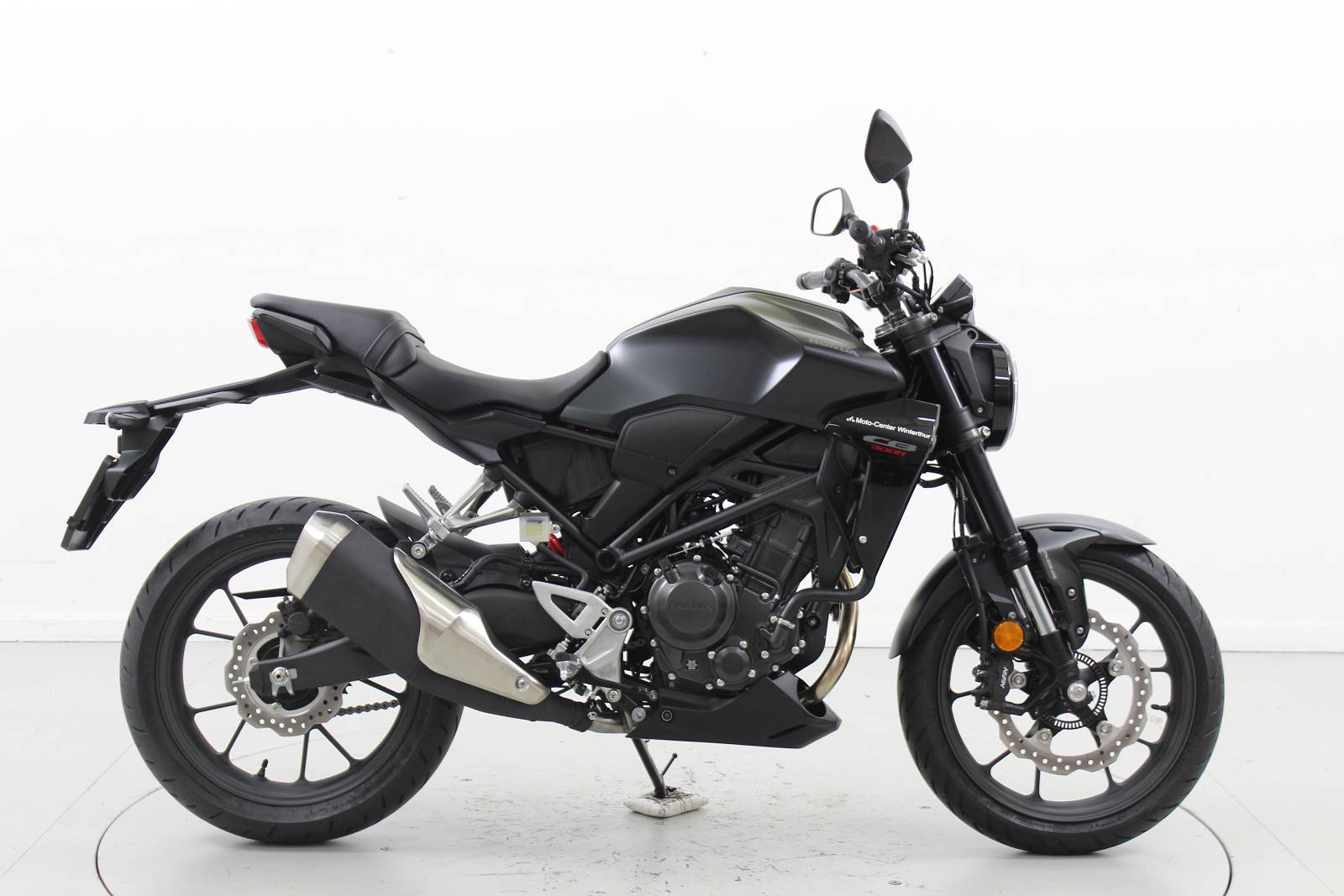 HONDA CB 300-showroom-element-3