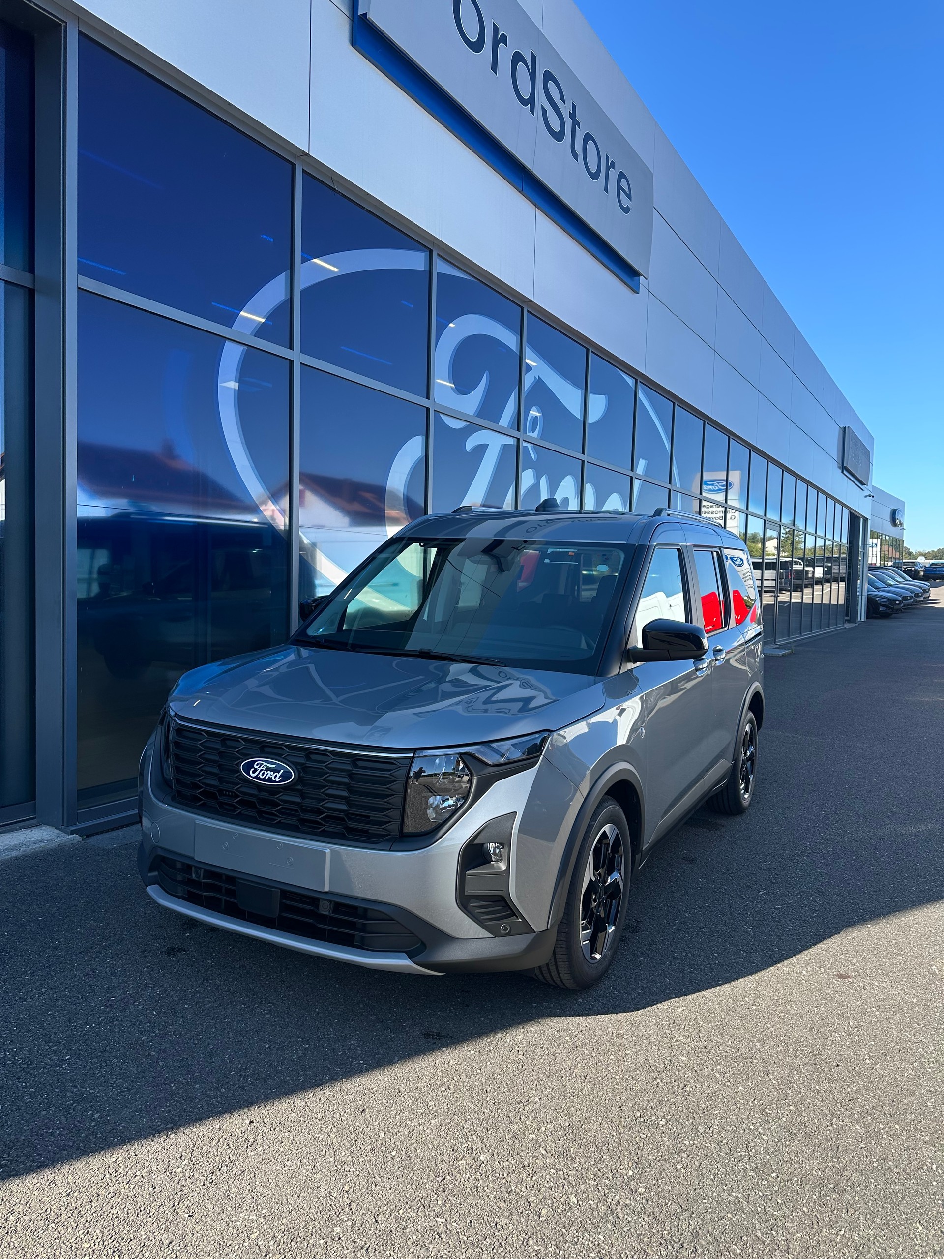 FORD TOURNEO COURIERier 1.0 EcoBoost A Active/125CV/Aut.-image-1