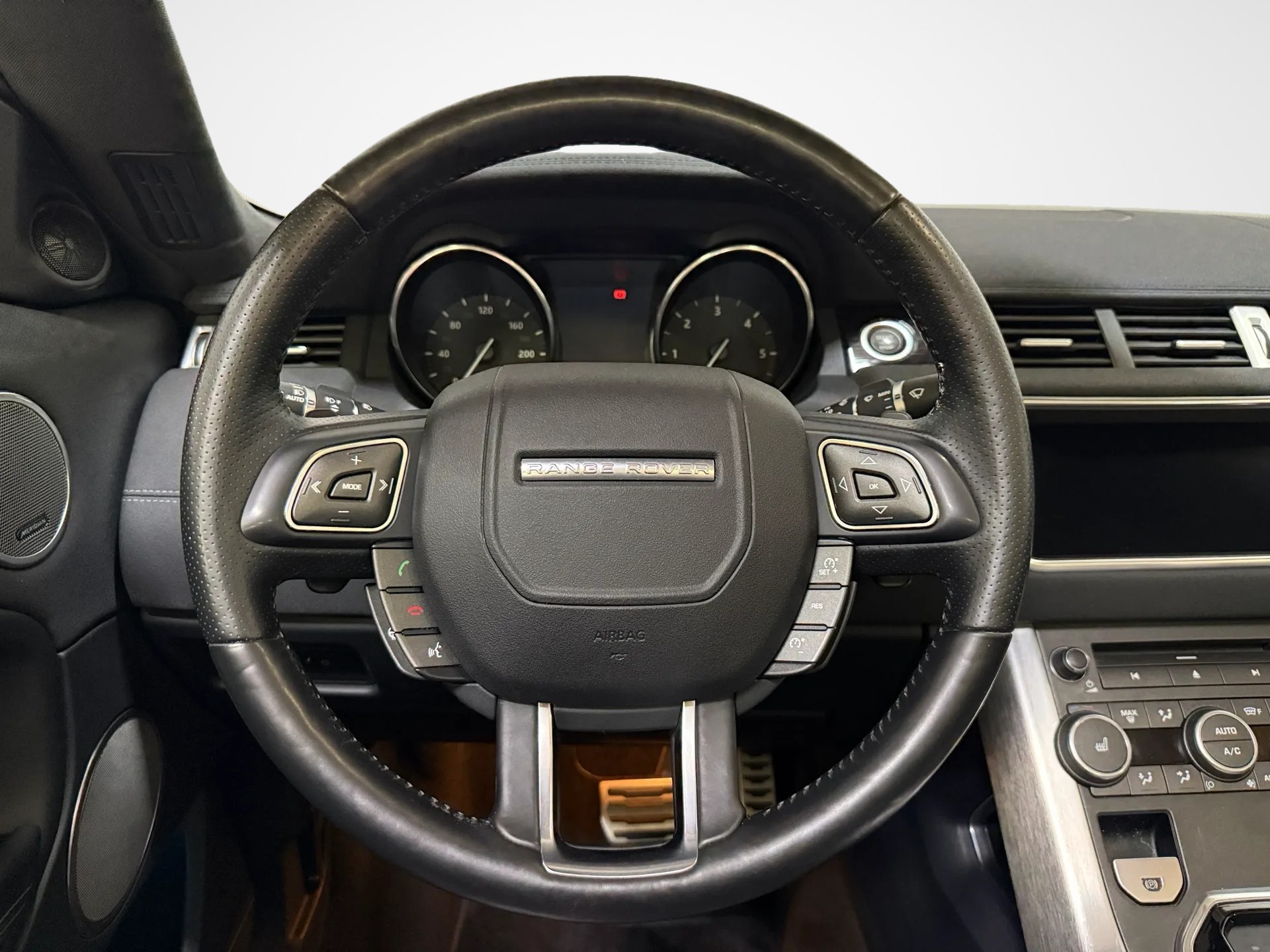 LAND ROVER Range Rover Evoque Conver. 2.0 TD4 HSE Dynamic AT9-image-19