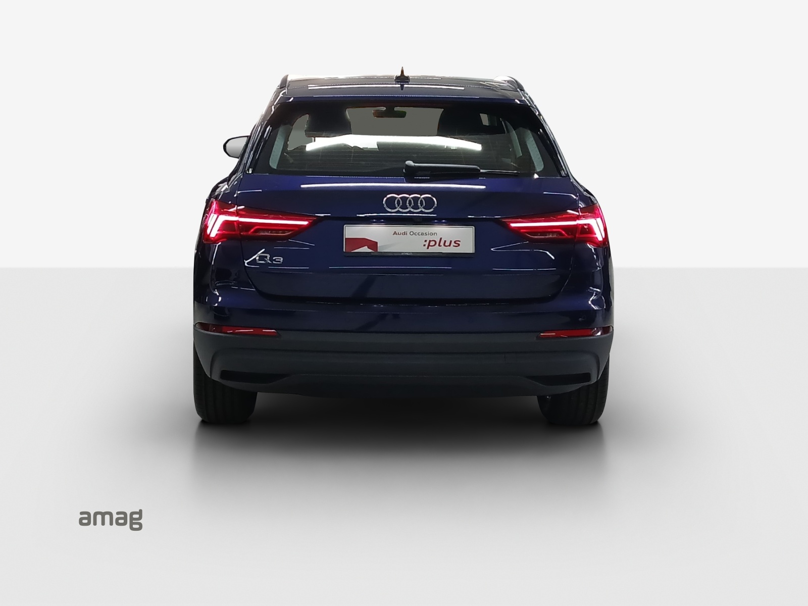 AUDI Q3 35 TFSI Attraction S-tronic-image-3