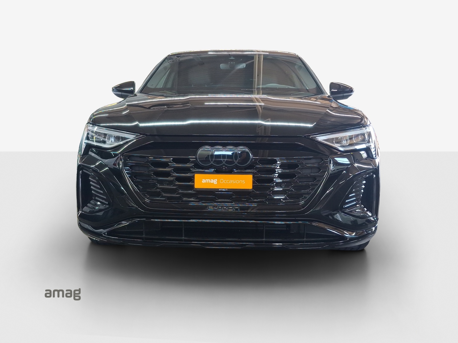 AUDI Q8 55 e-tron Black Edition quattro-image-6