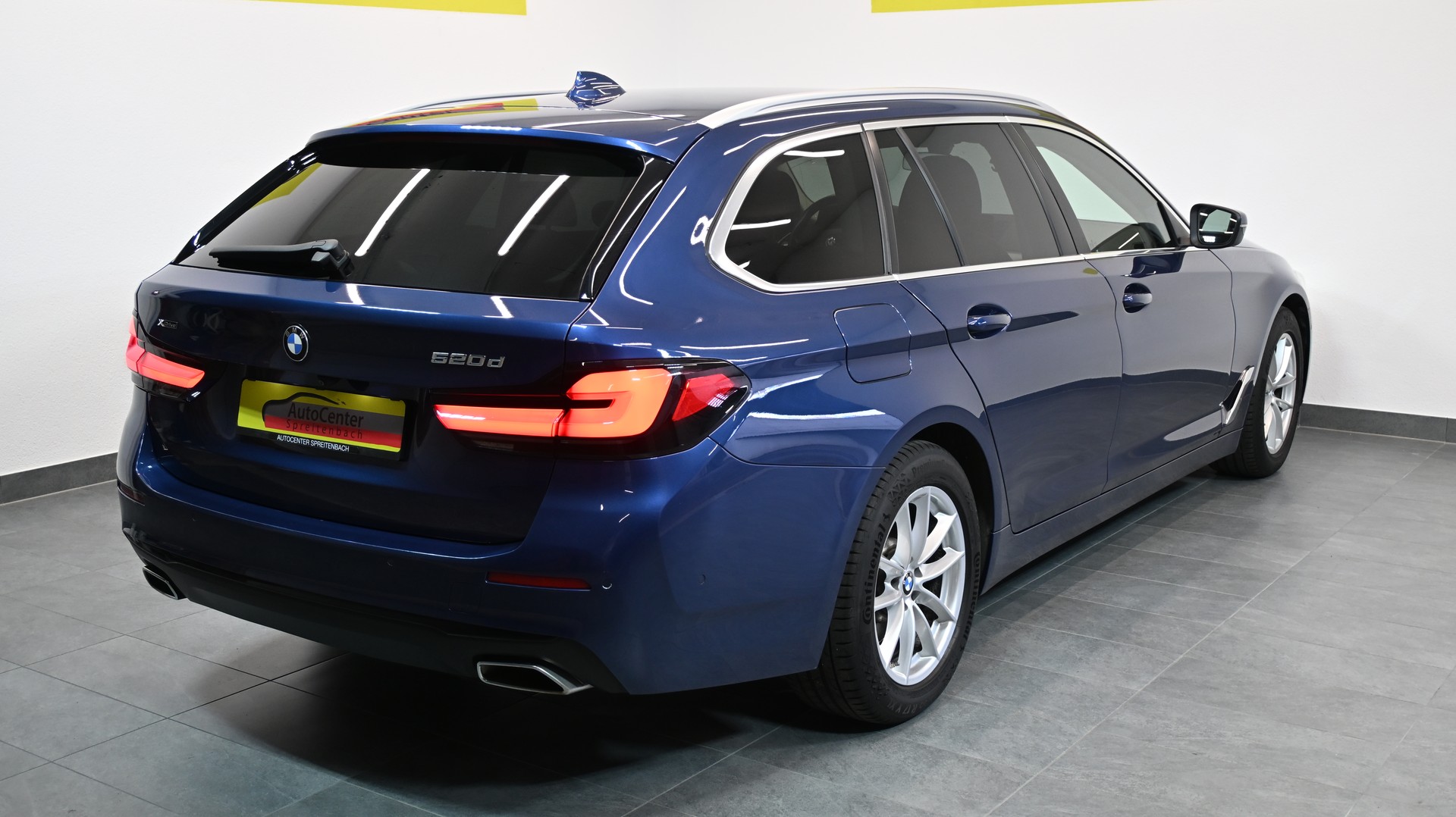 BMW 520d xDrive 48V Touring Steptronic-image-10