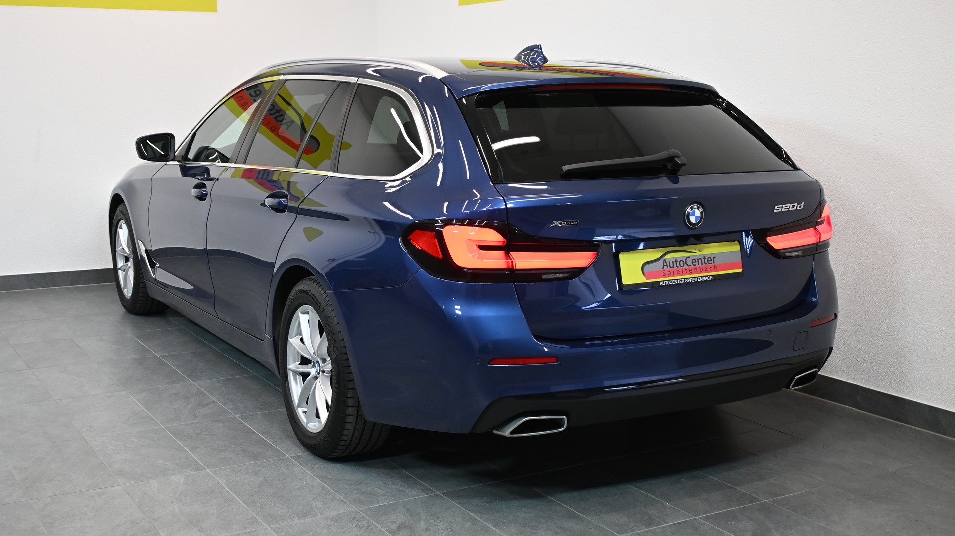 BMW 520d xDrive 48V Touring Steptronic-image-8