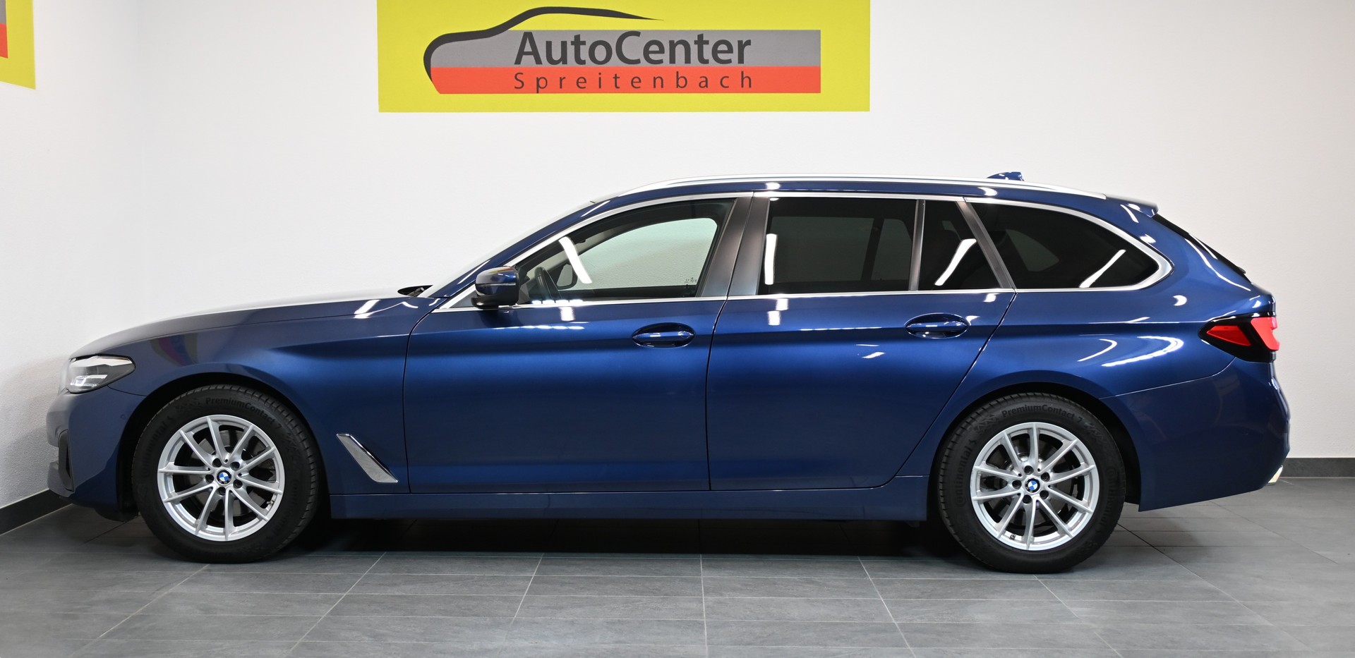 BMW 520d xDrive 48V Touring Steptronic-image-9
