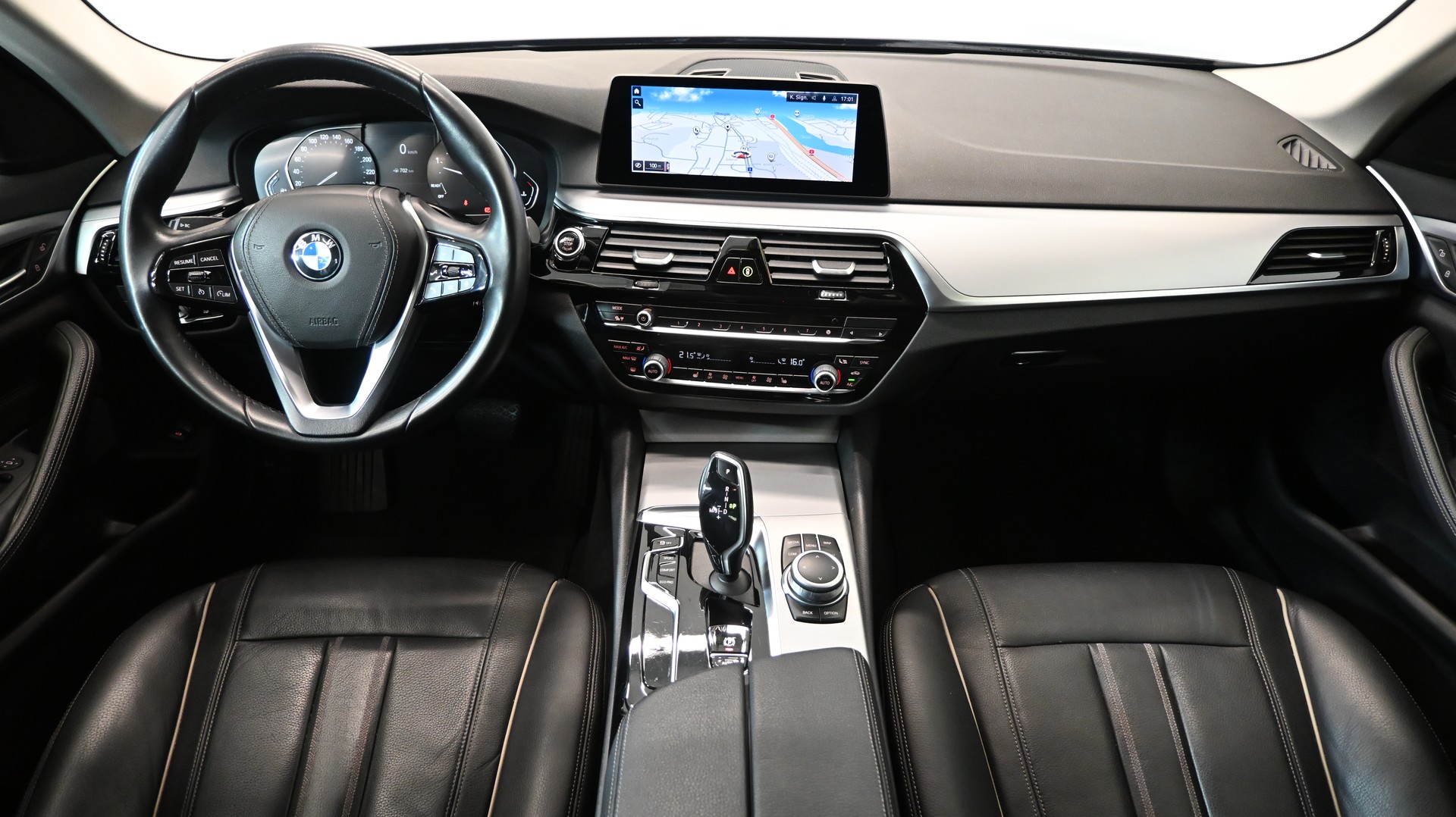 BMW 520d xDrive 48V Touring Steptronic-image-3