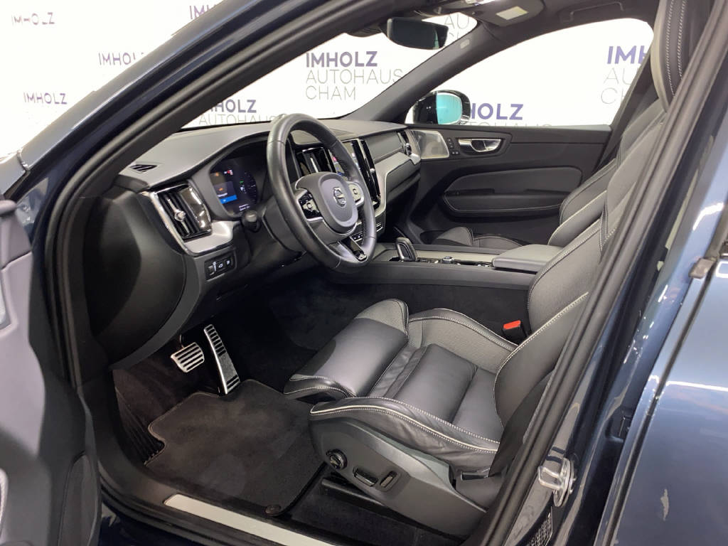 VOLVO XC60 2.0 T8 TE R-Design eAWD-image-16