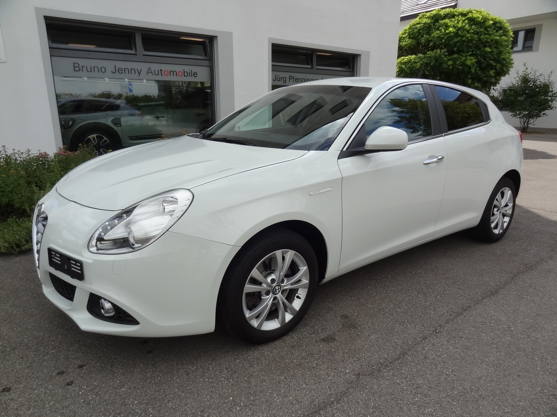 ALFA ROMEO Giulietta 1.4 MultiAir Distinctive TCT-image-0
