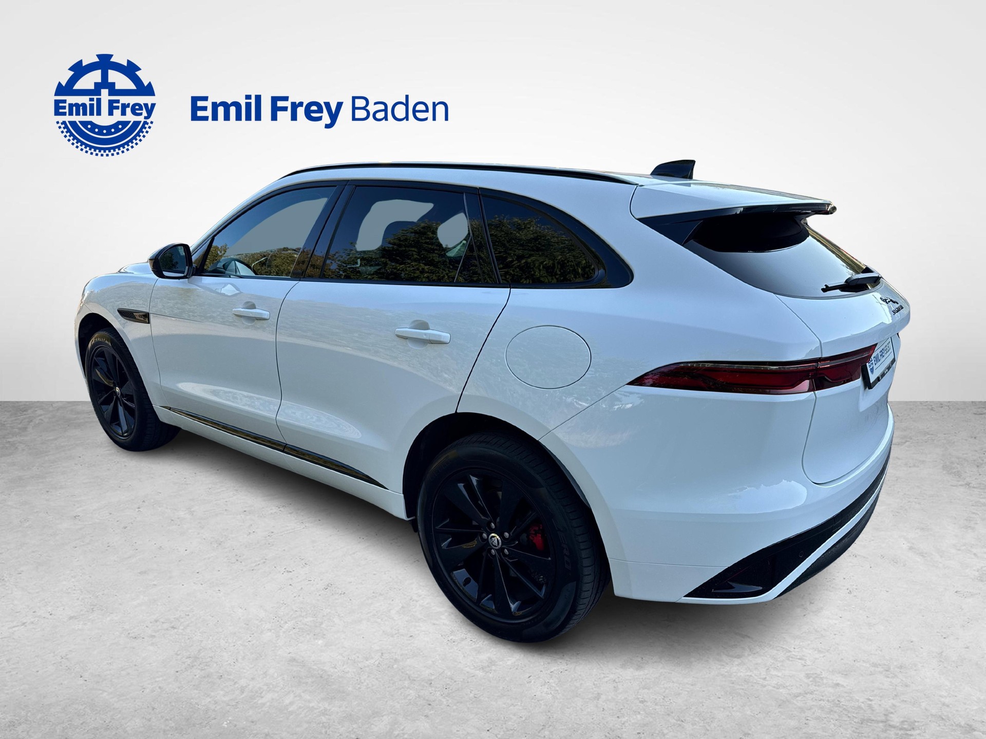 JAGUAR F-Pace 2.0 P400e R-Dynamic SE AWD-image-2