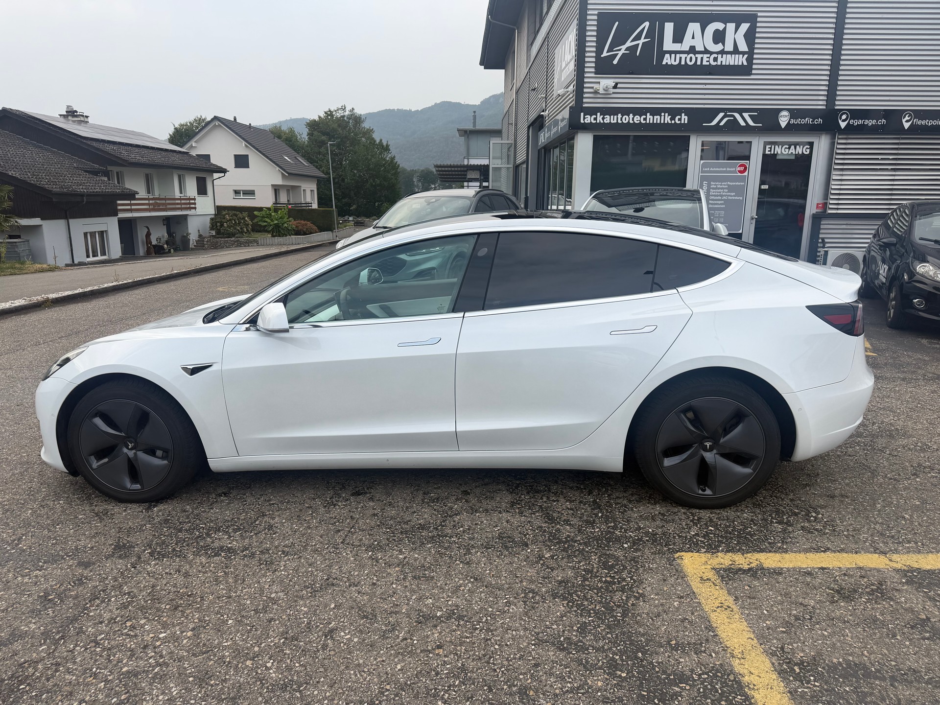 TESLA Model 3 Long Range Dual Motor AWD-image-11