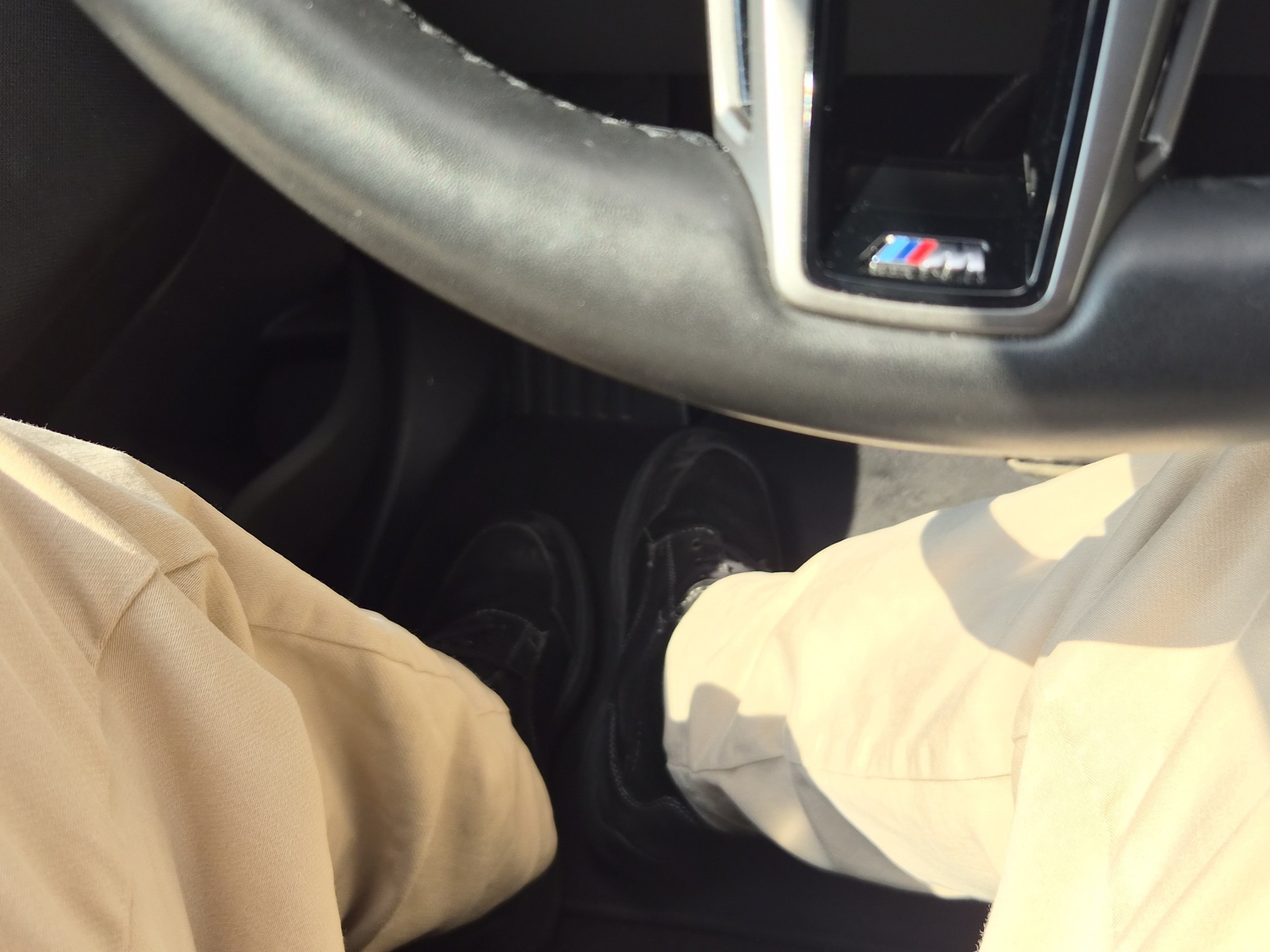 BMW iX xDrive60 M Sport Pro-image-24