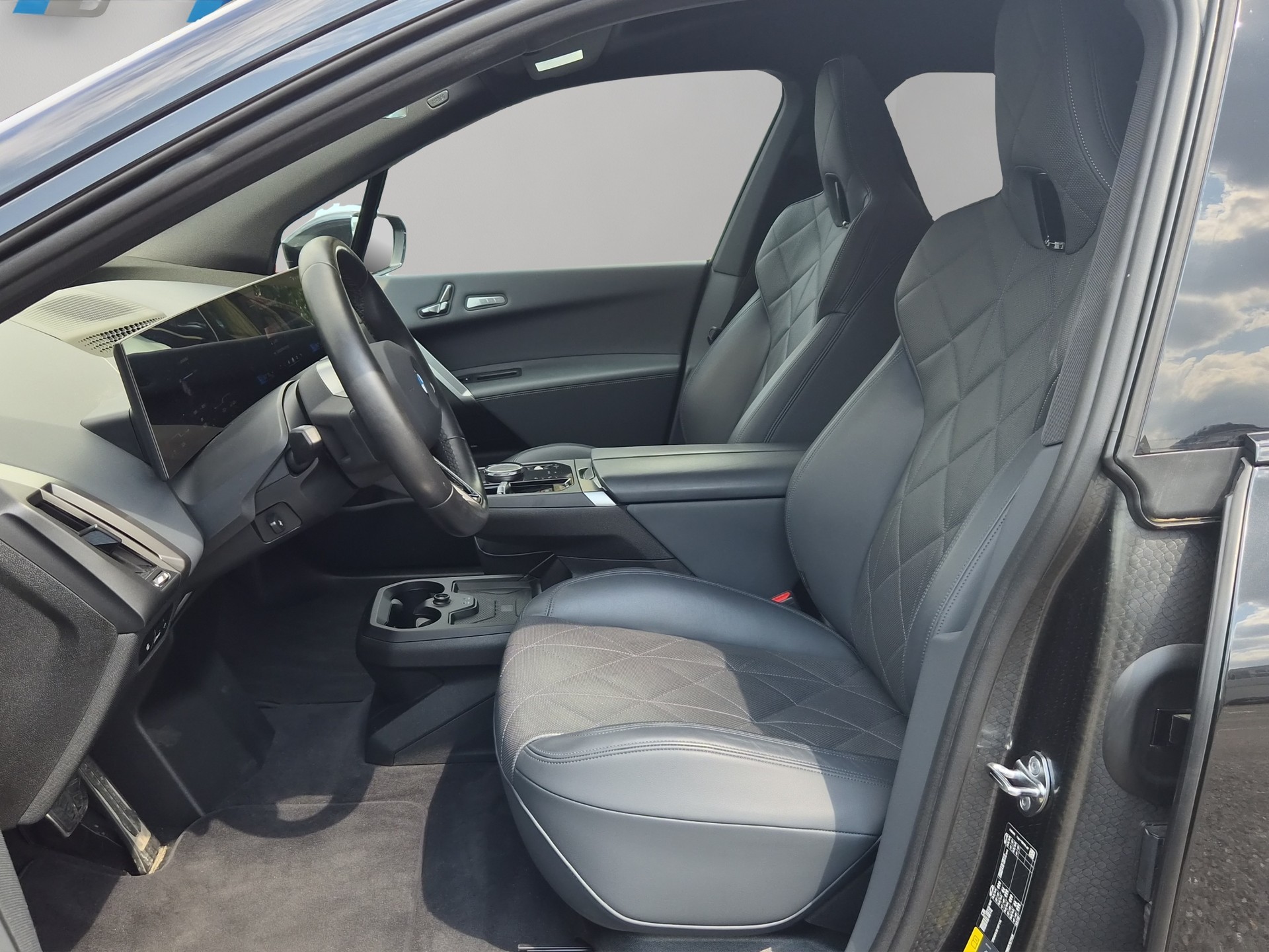 BMW iX xDrive60 M Sport Pro-image-11