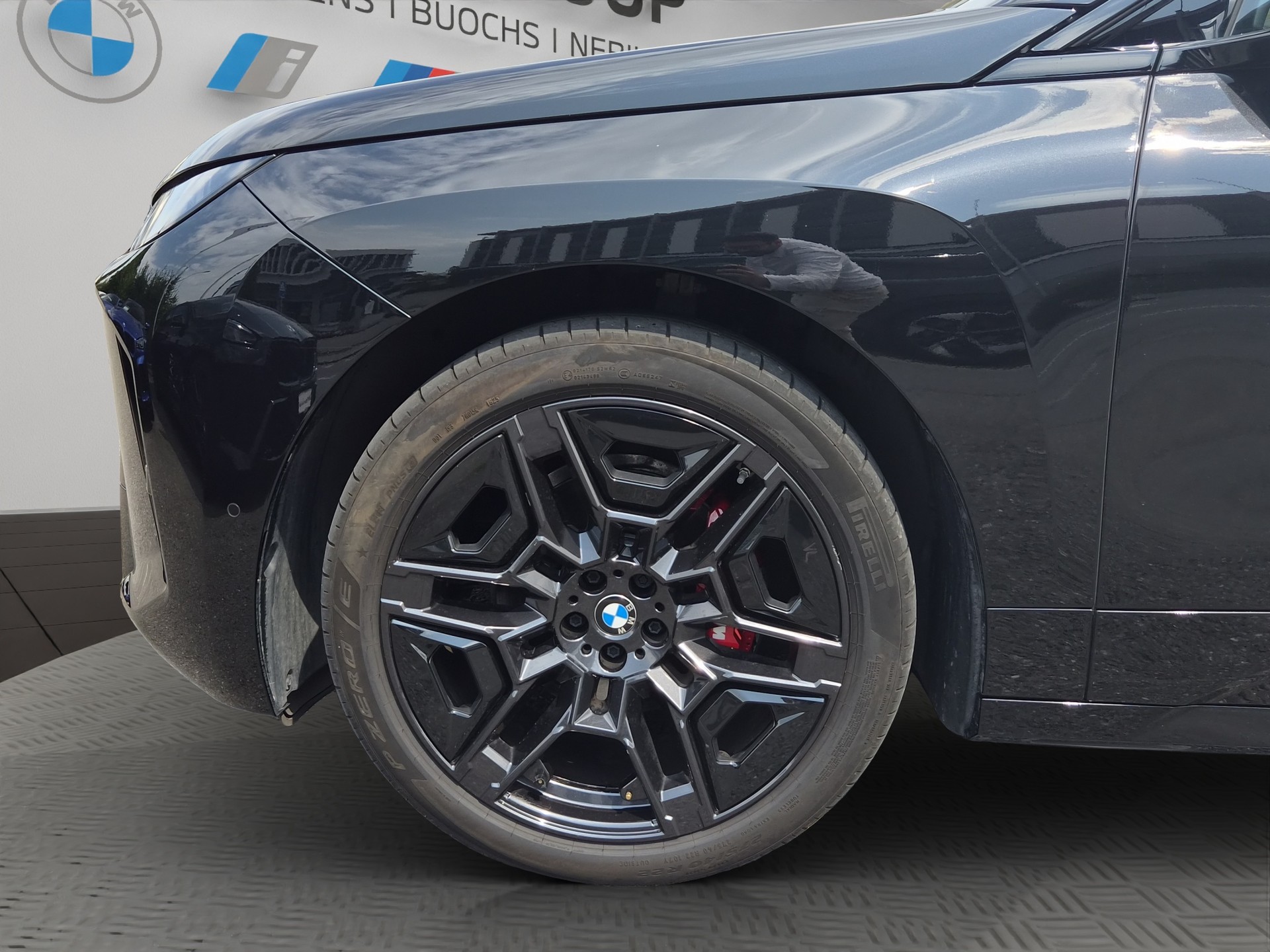 BMW iX xDrive60 M Sport Pro-image-9