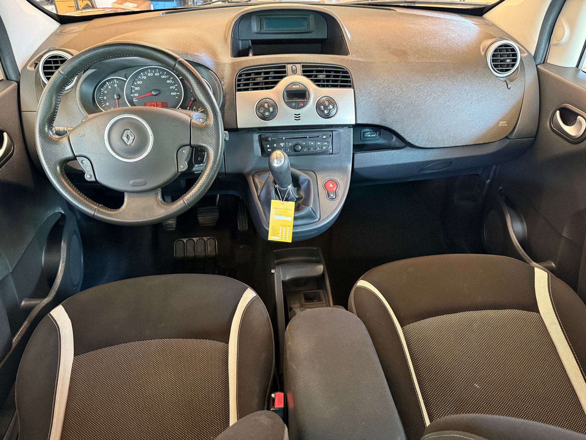 RENAULT Kangoo 1.5 dCi Expression-image-8