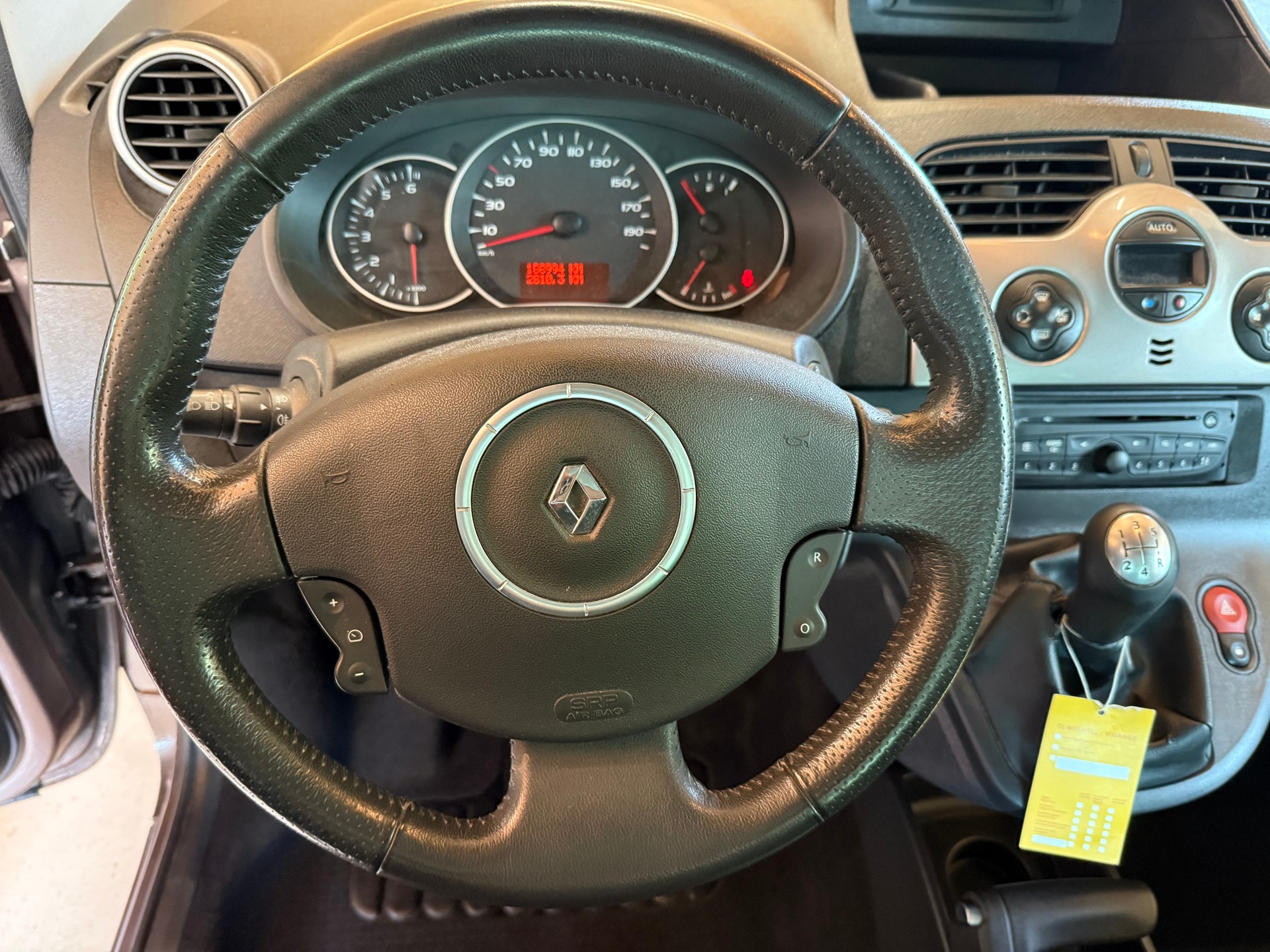 RENAULT Kangoo 1.5 dCi Expression-image-9