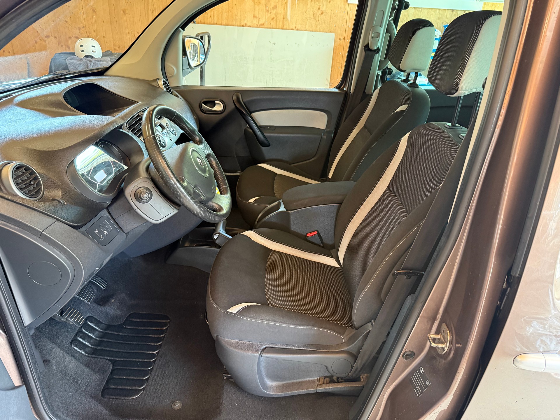 RENAULT Kangoo 1.5 dCi Expression-image-6
