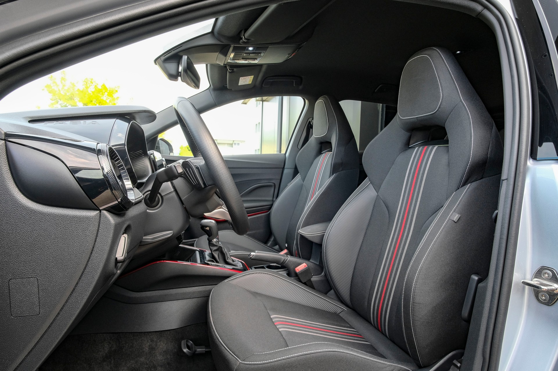 SKODA Fabia 1.0 TSI Monte Carlo DSG-image-9
