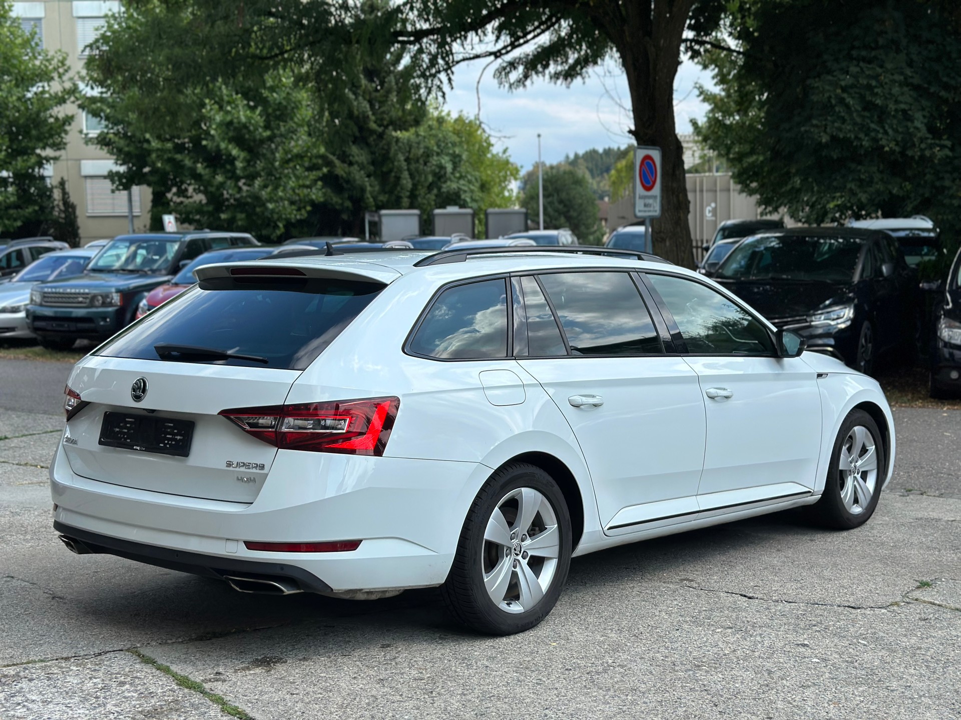 SKODA Superb Combi 2.0 TSI Sport Line DSG 4x4-image-2