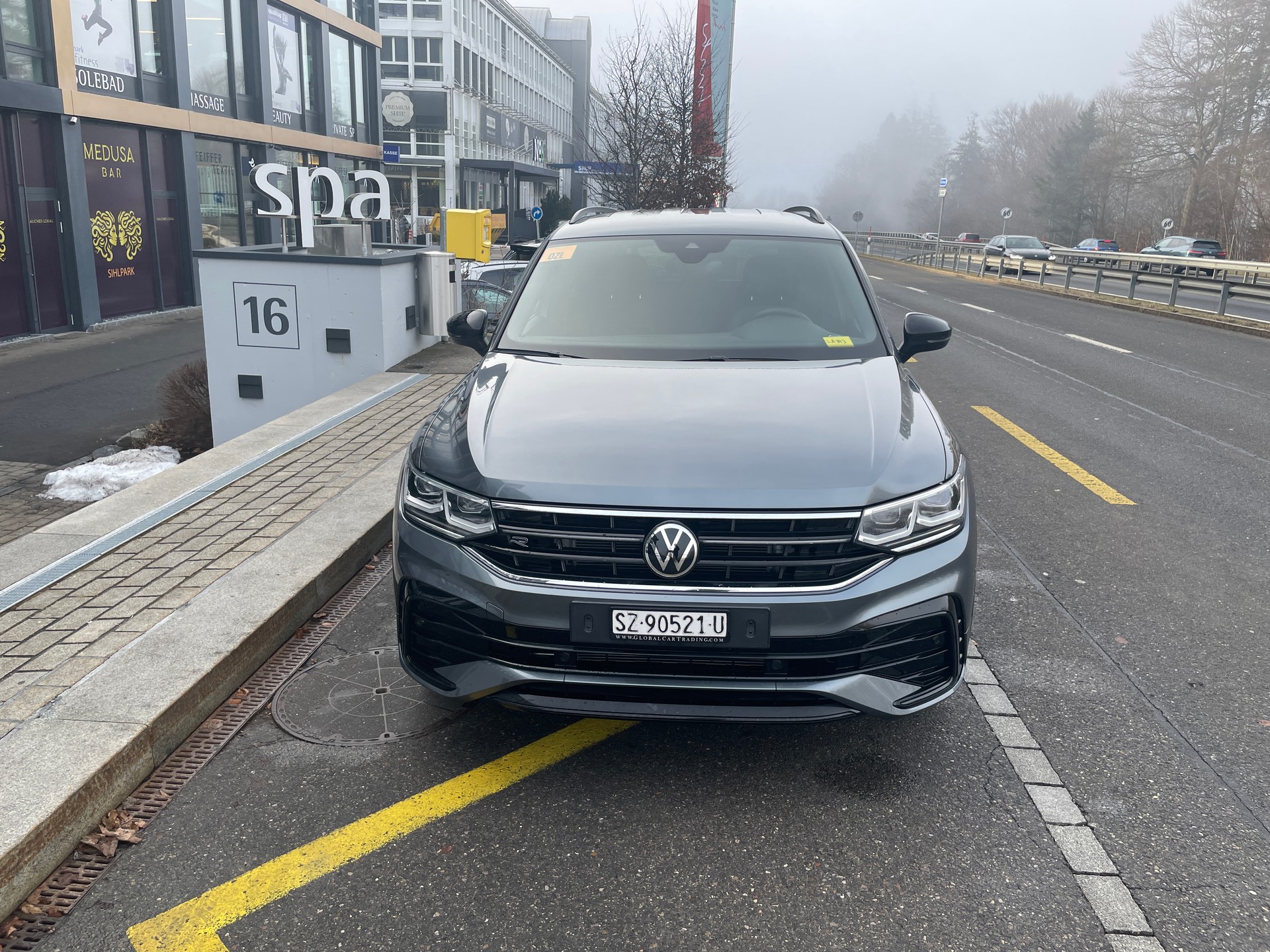 VW Tiguan 2.0TSI R-Line 4Motion DSG 7 Sitzer mit AHK-image-1